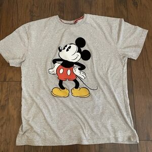 Gray Mickey Mouse Graphic T-Shirt with Black Velvet Size XXL